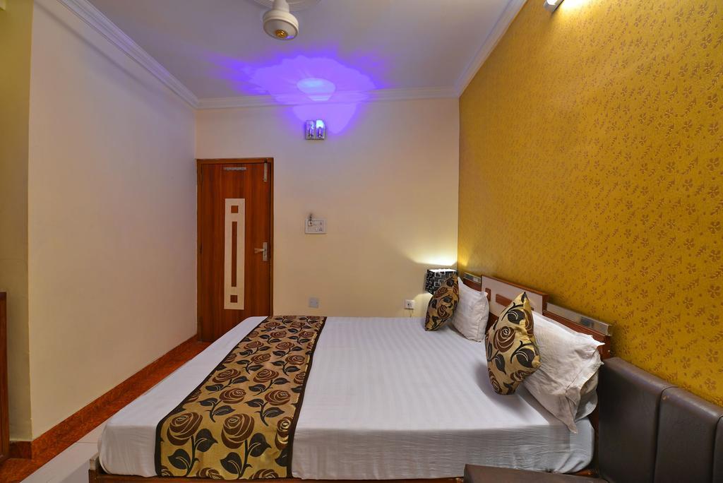Hotel New Mg Residency