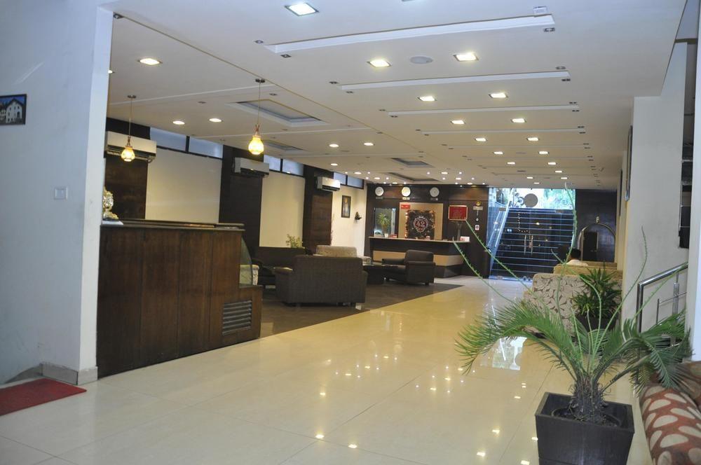 Hotel Oyo Mall Road Centre Amritsar