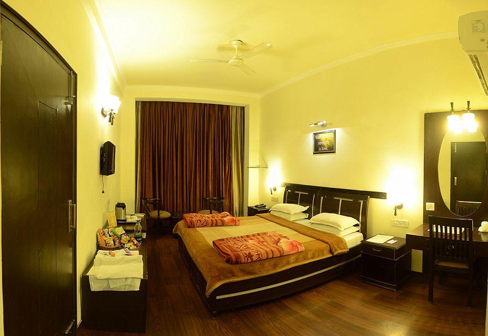 Hong Kong Hotel 3*