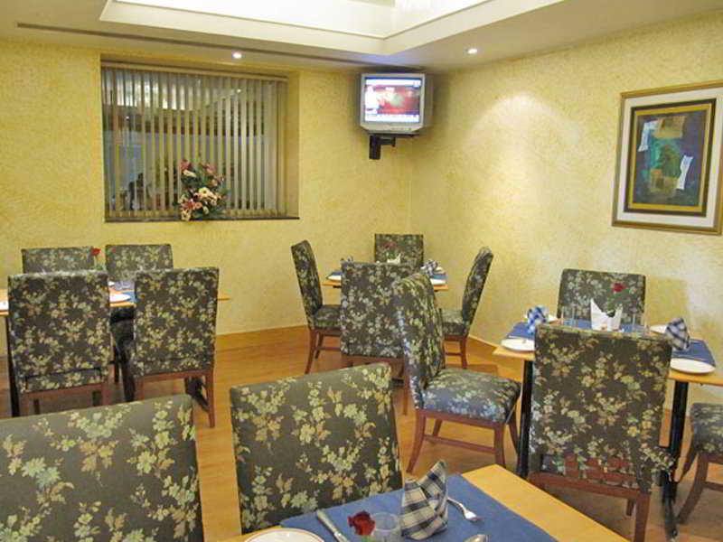 Hotel Ritz Plaza 4*