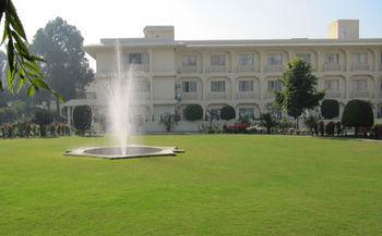 Ritz Plaza 4*