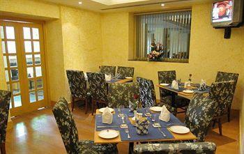 Ritz Plaza Hotel 4*