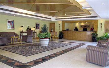Ritz Plaza Hotel 4*