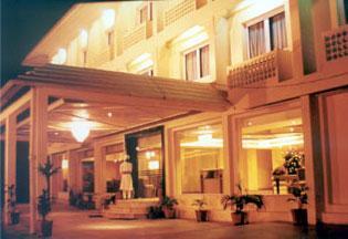 Ritz Plaza Hotel 4*