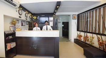 Capital O 4087 Akaal Residency *