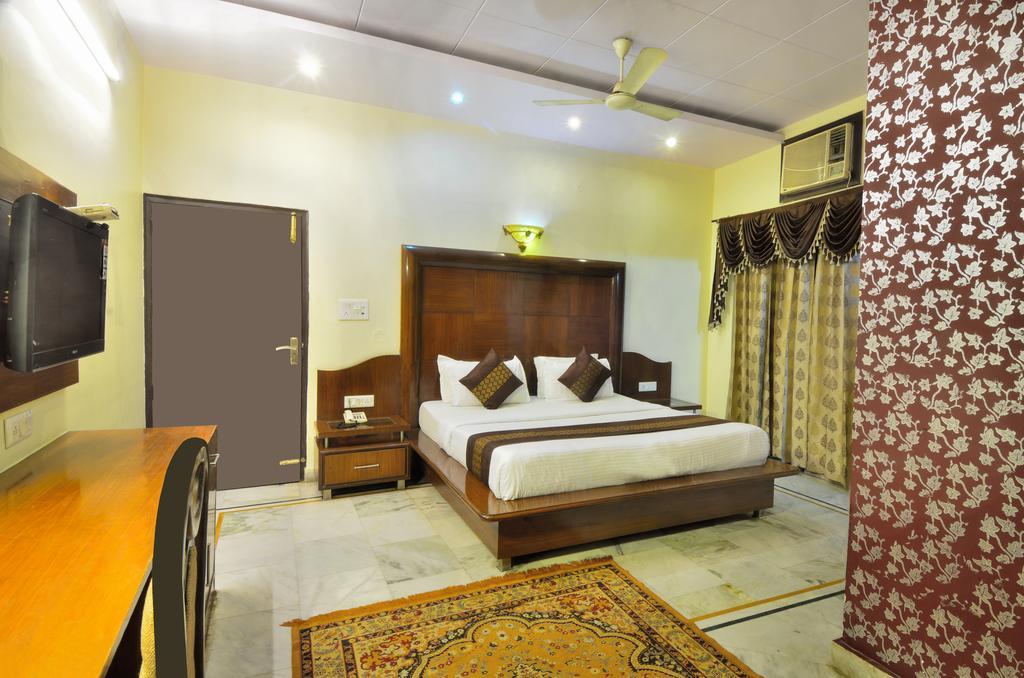 Roopa International Hotel Amritsar