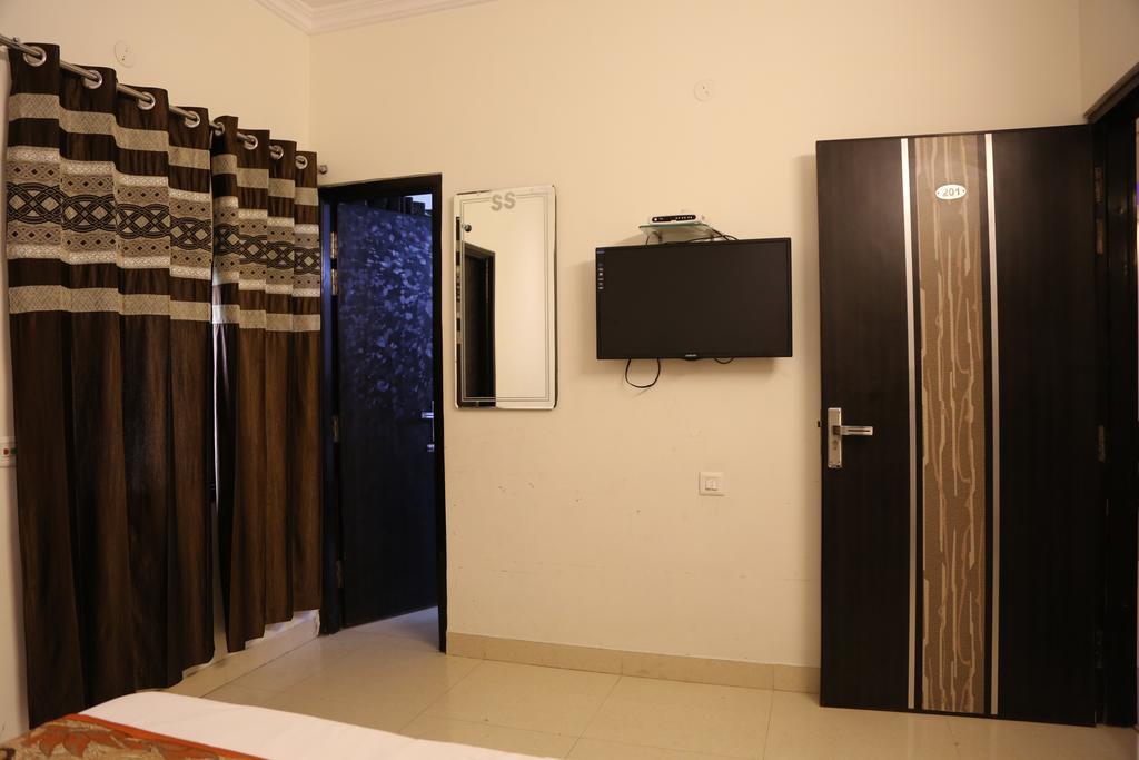 Hotel New Ss Residency