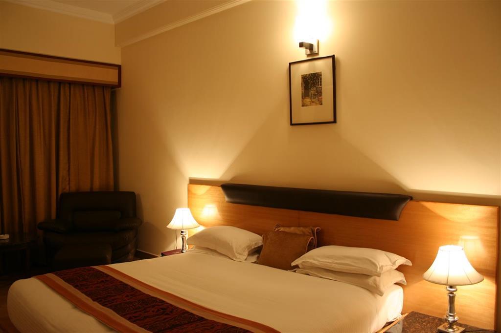 Regenta Place Hotel 4*