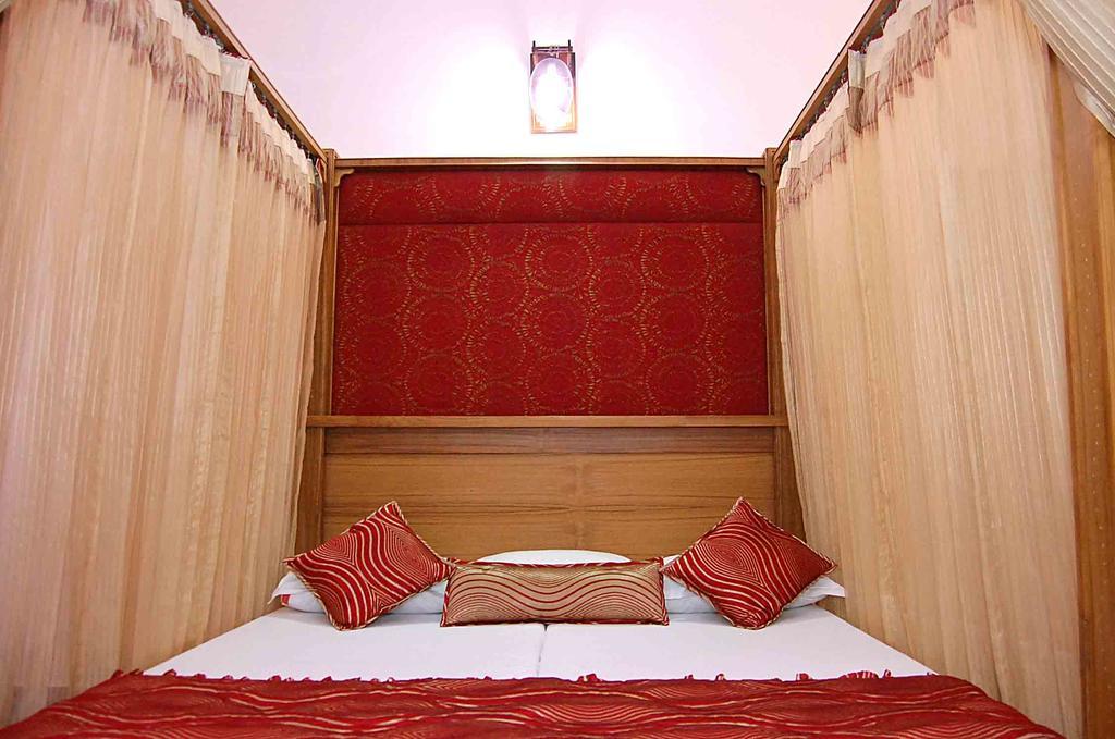 Hotel Ishan 3*