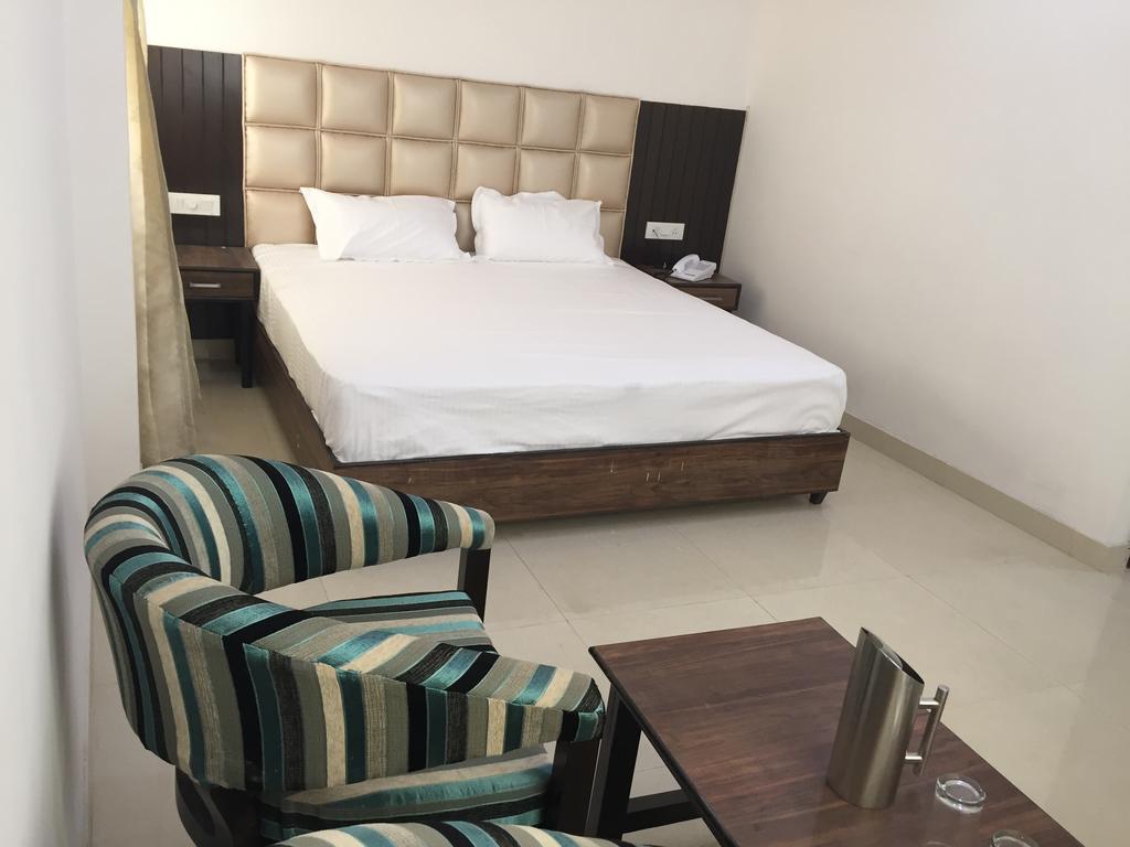 Rv Regency 3*