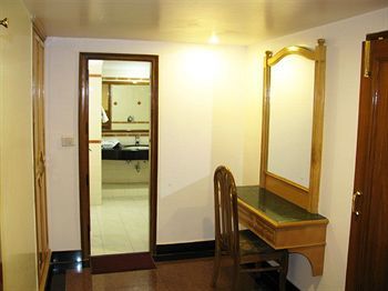 Hotel Lawrence 3*