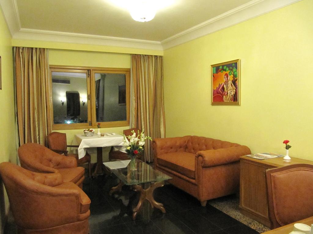 Ritz Plaza 4*