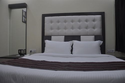 Mm Yellowuds Inn Amritsar