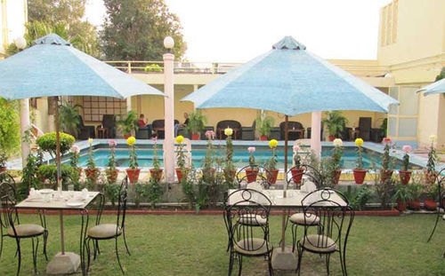 Ritz Plaza Hotel 4*