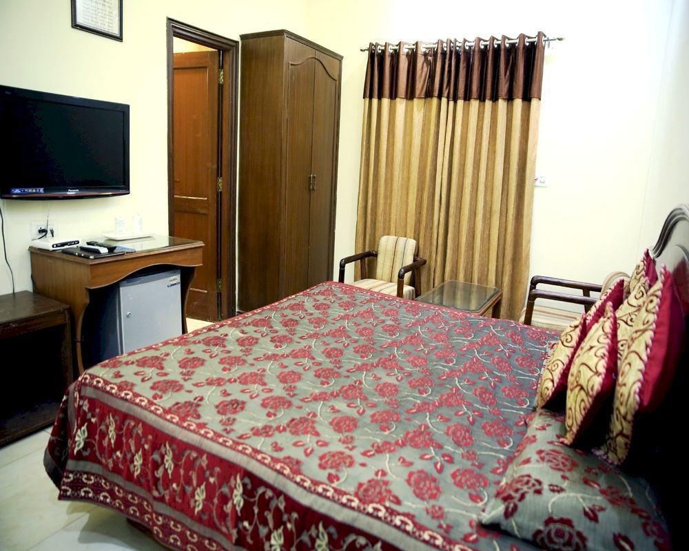 Hotel Le Golden 3*