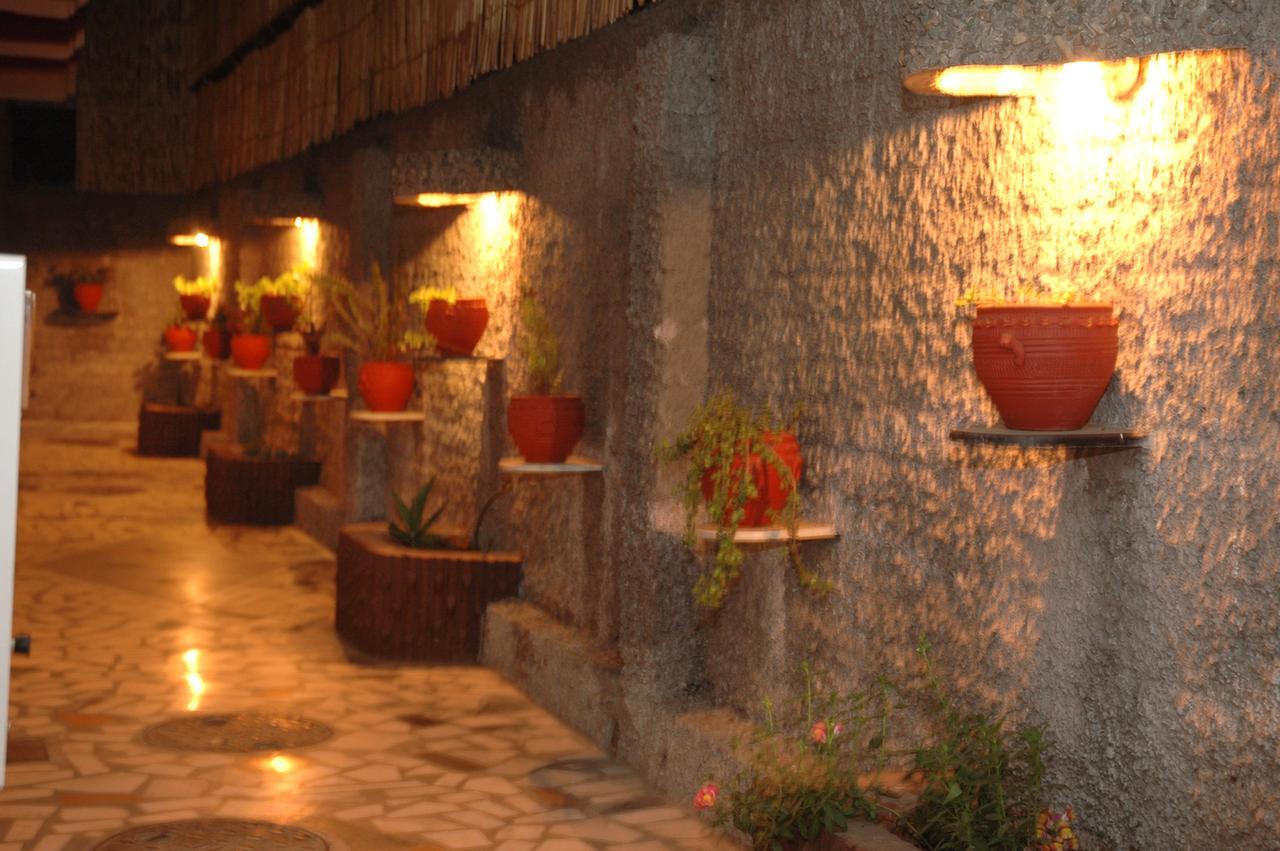 Hotel Ishan 3*