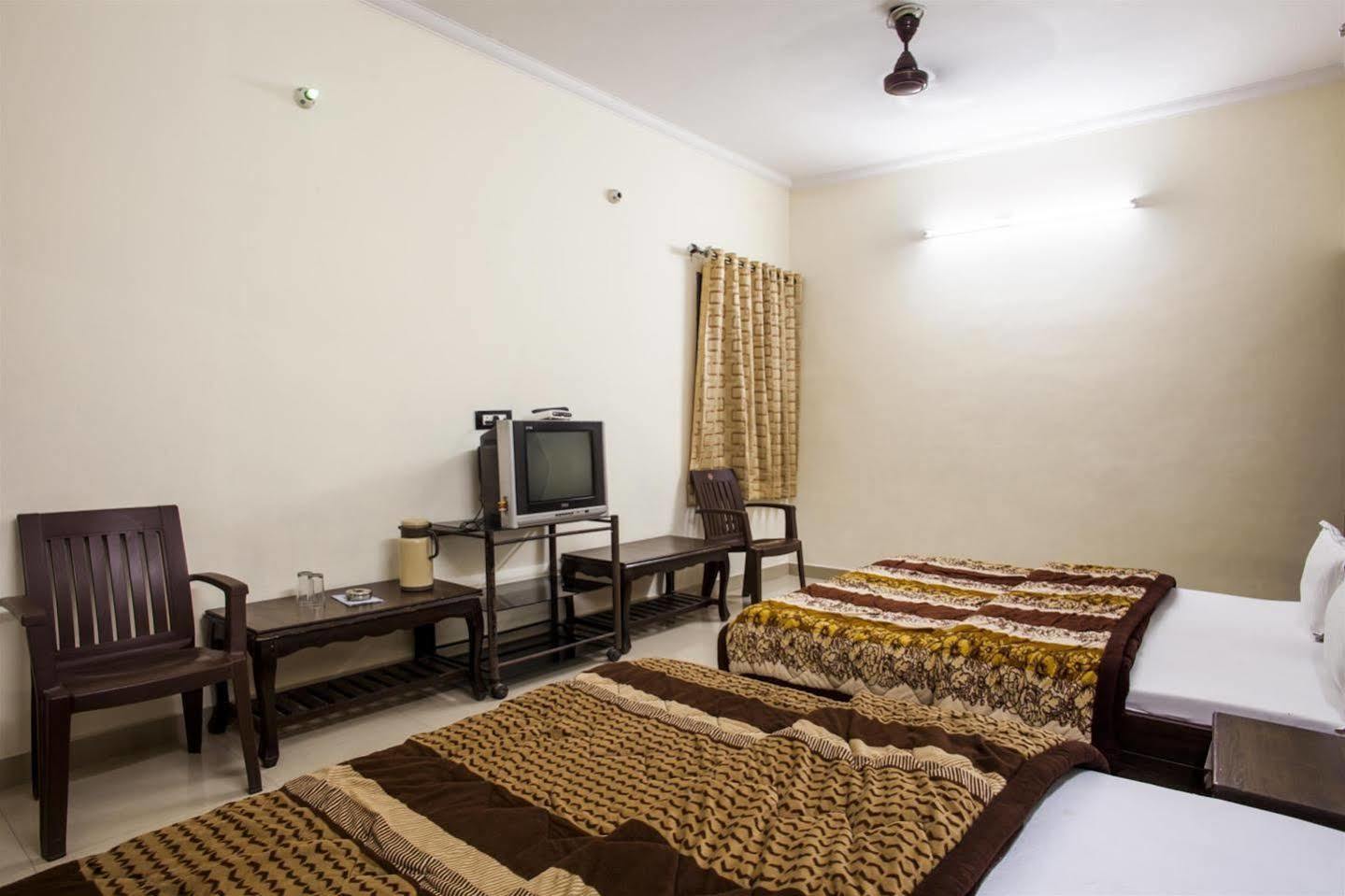 Hotel Gs Paradise
