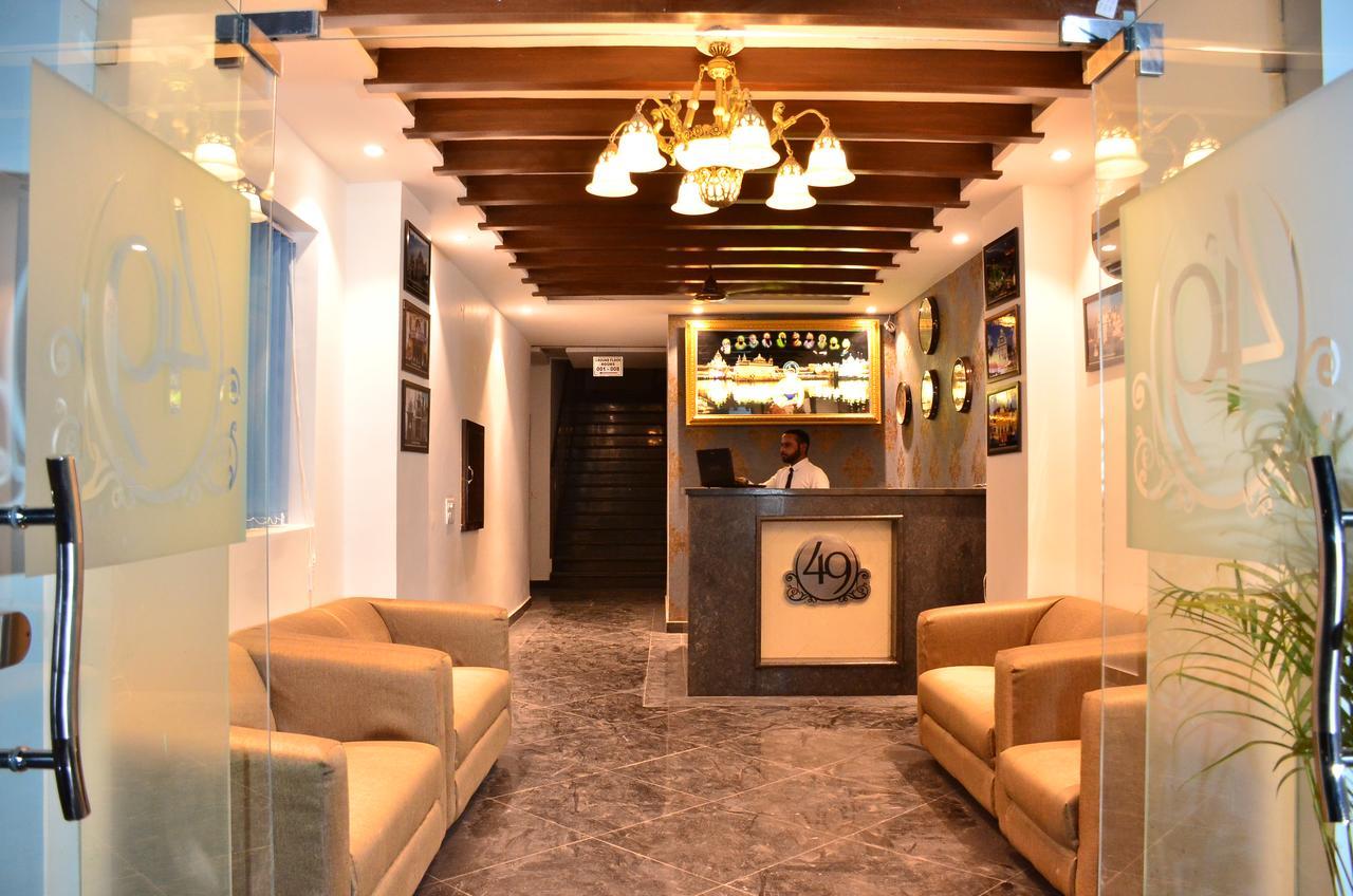 49 Hotel 3*
