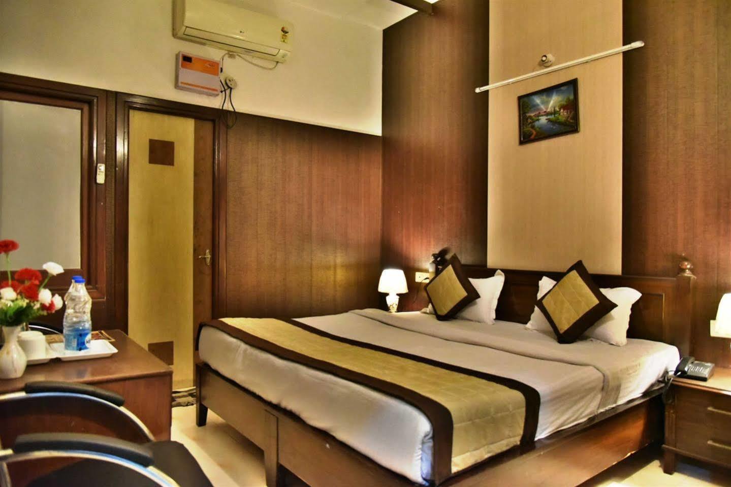 Hk Continental 3*
