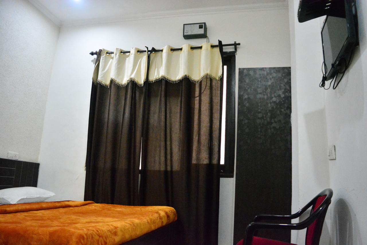 Inn Sharma's 2*