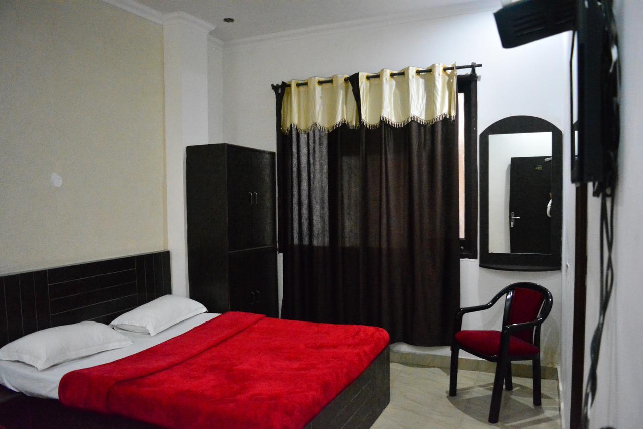 Inn Sharma's 2*
