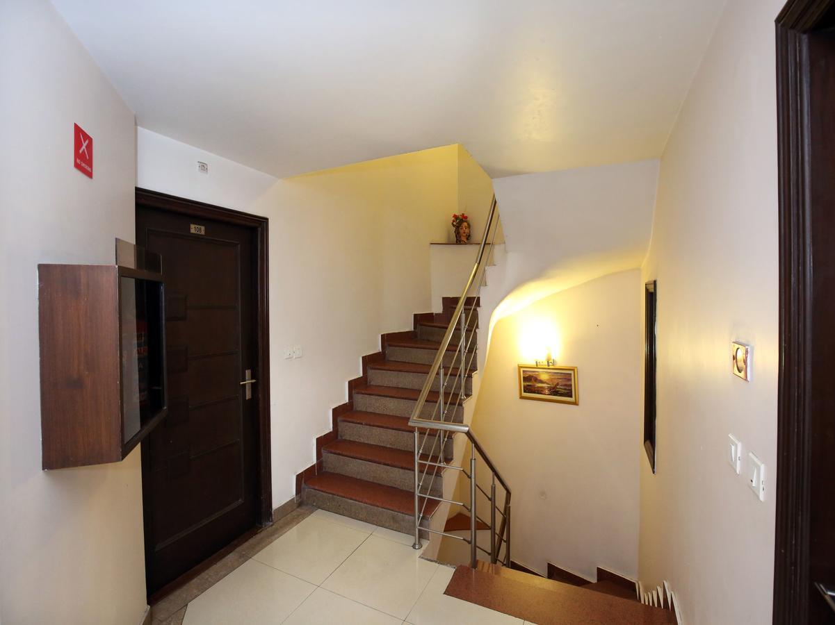 Hotel Oyo Flagship 113 Golden Temple Road 3*
