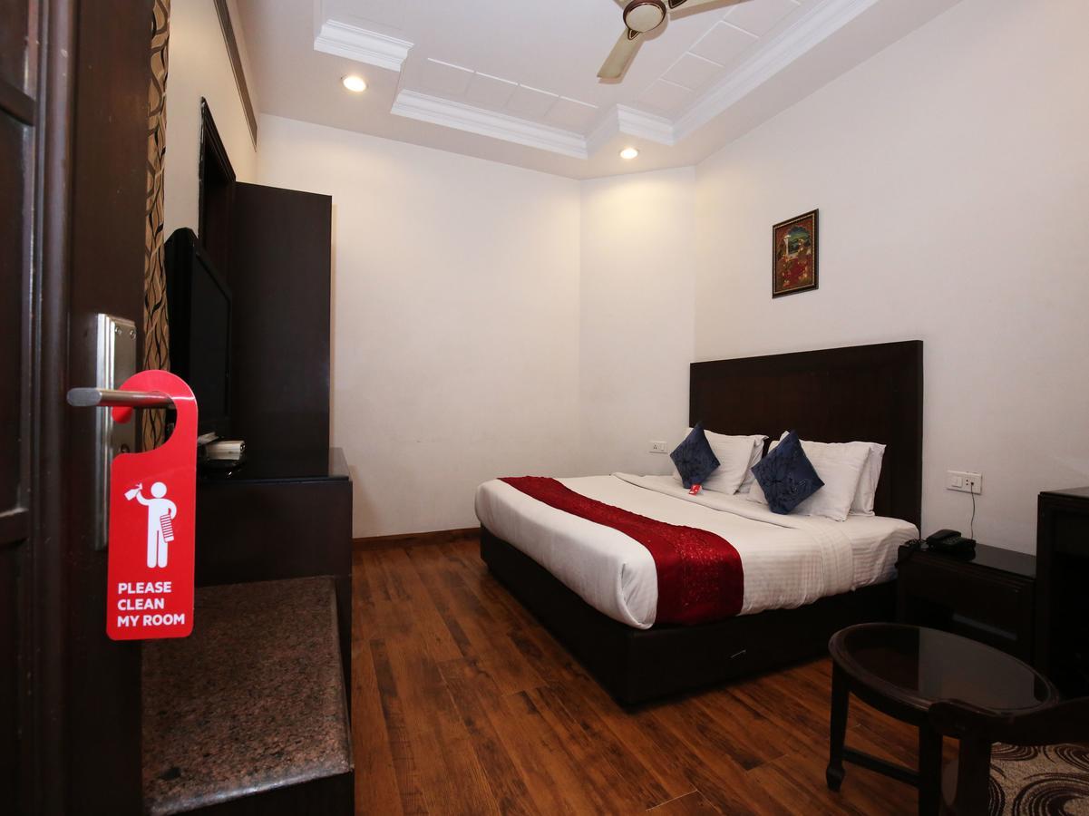 Hotel Oyo Flagship 113 Golden Temple Road 3*