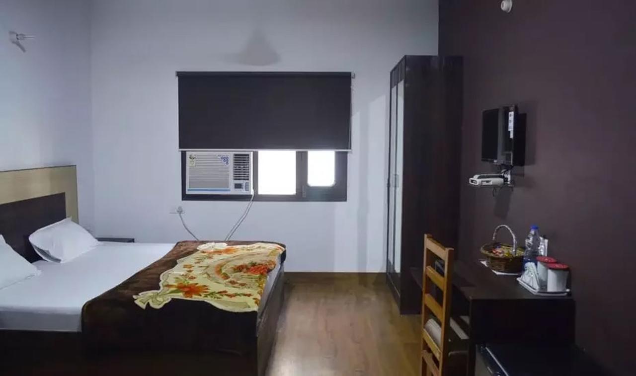 Hotel Mehra 3*
