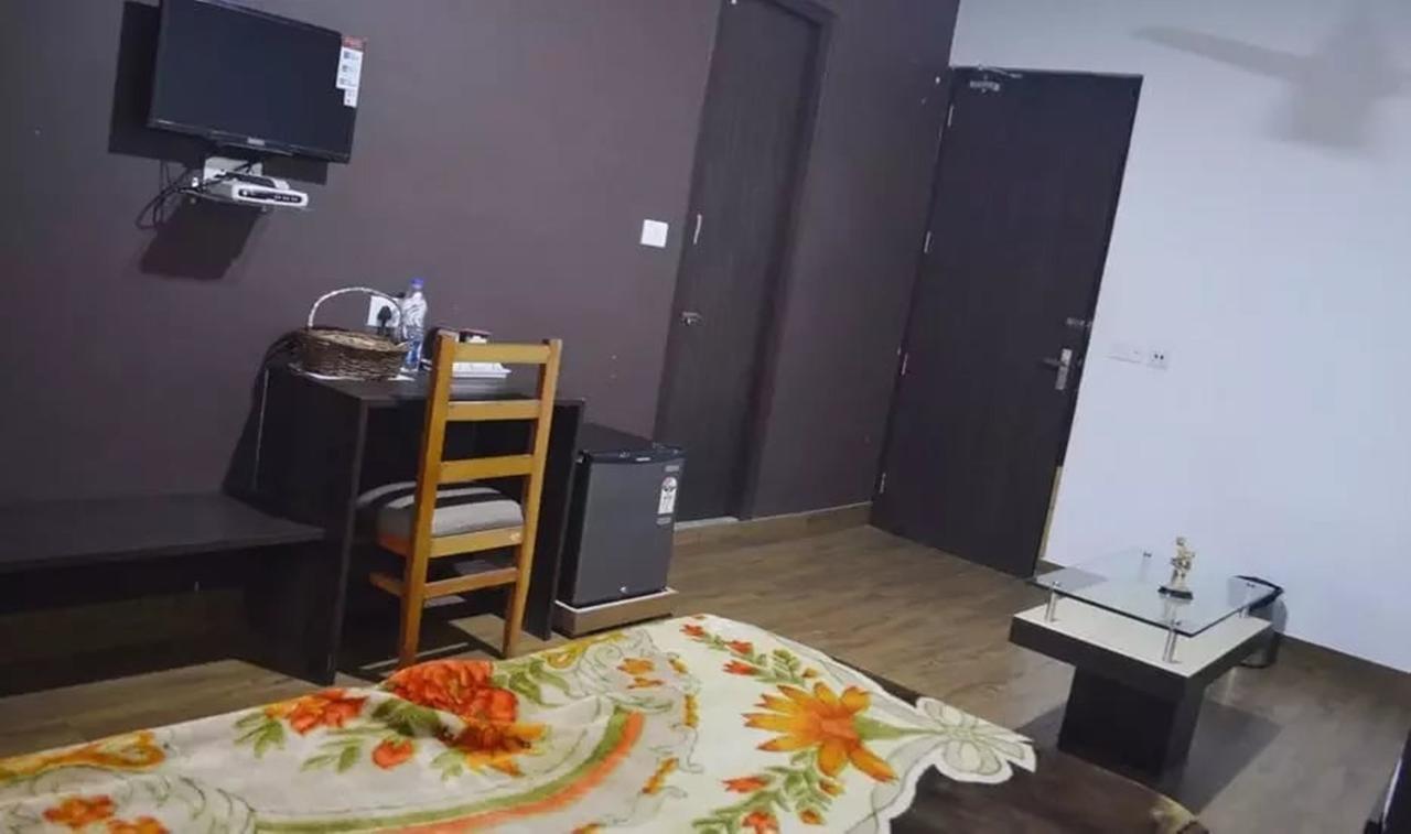 Hotel Mehra 3*