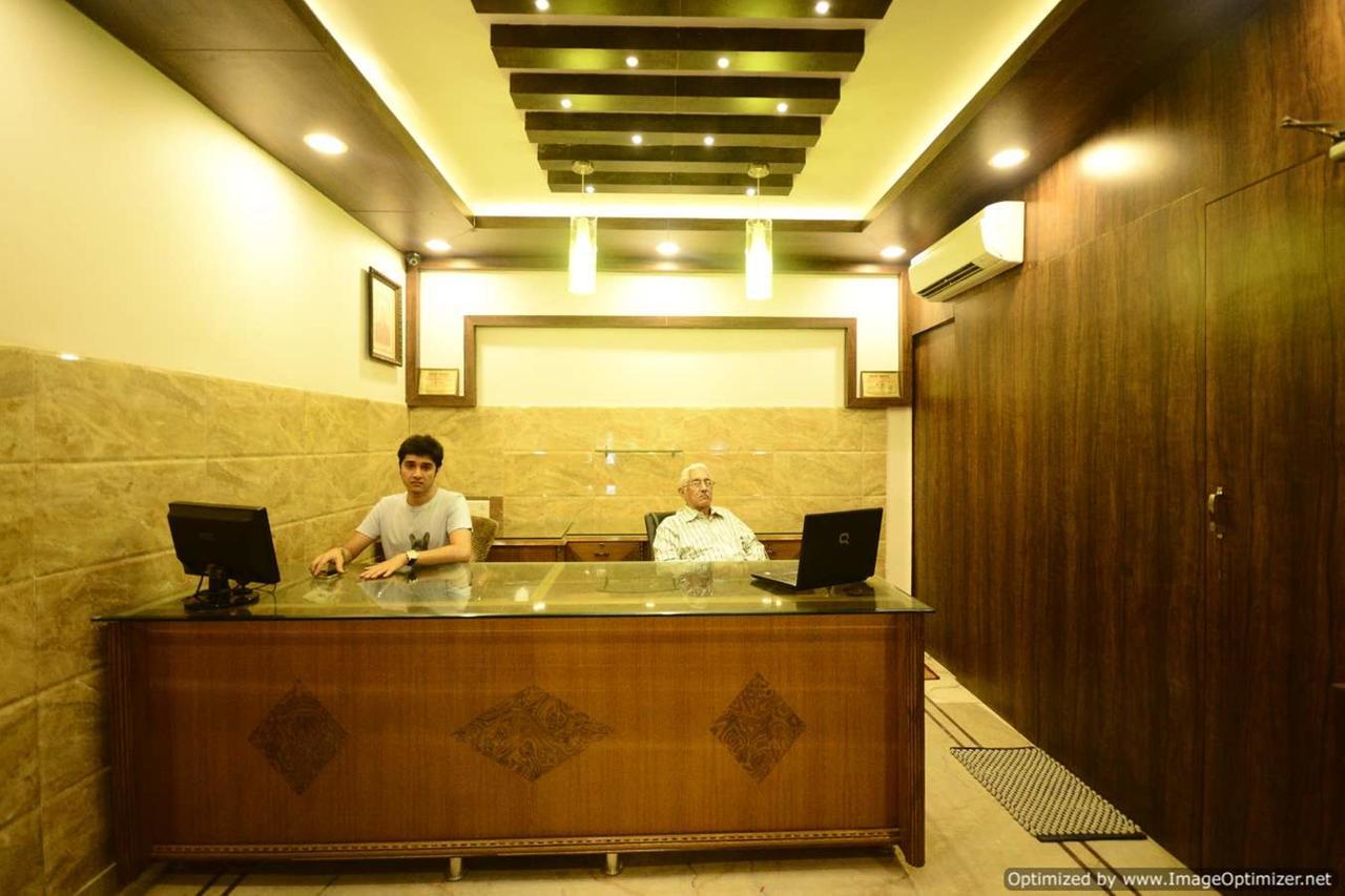Mehra Hotel