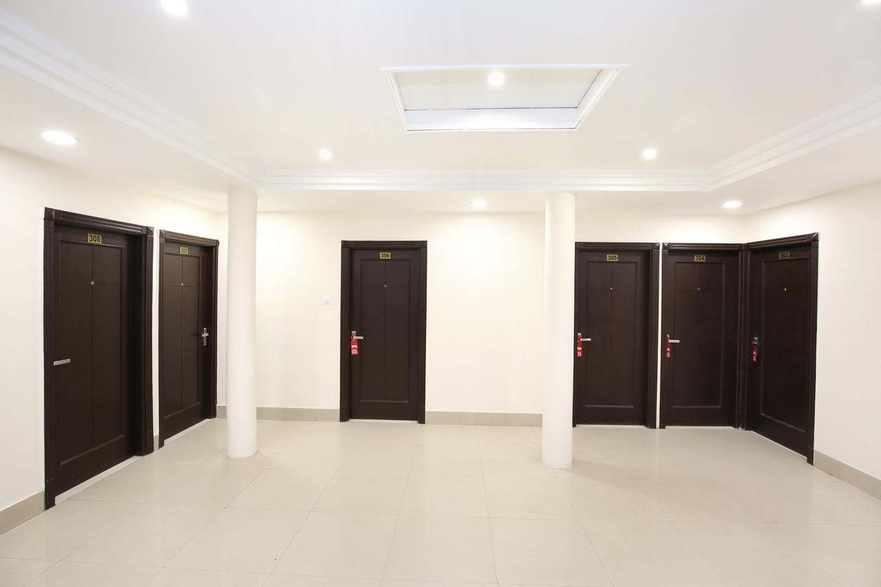 Oyo 12354 Sangreela Hotel