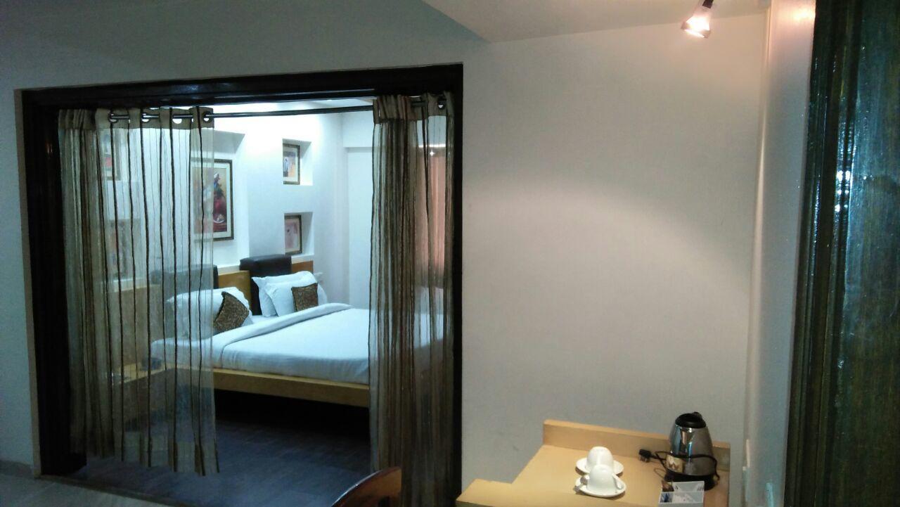 Elm Tree Hotel
