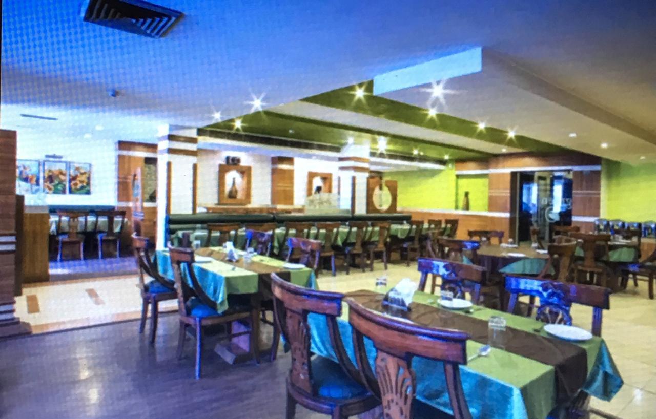 Elm Tree Hotel 3*