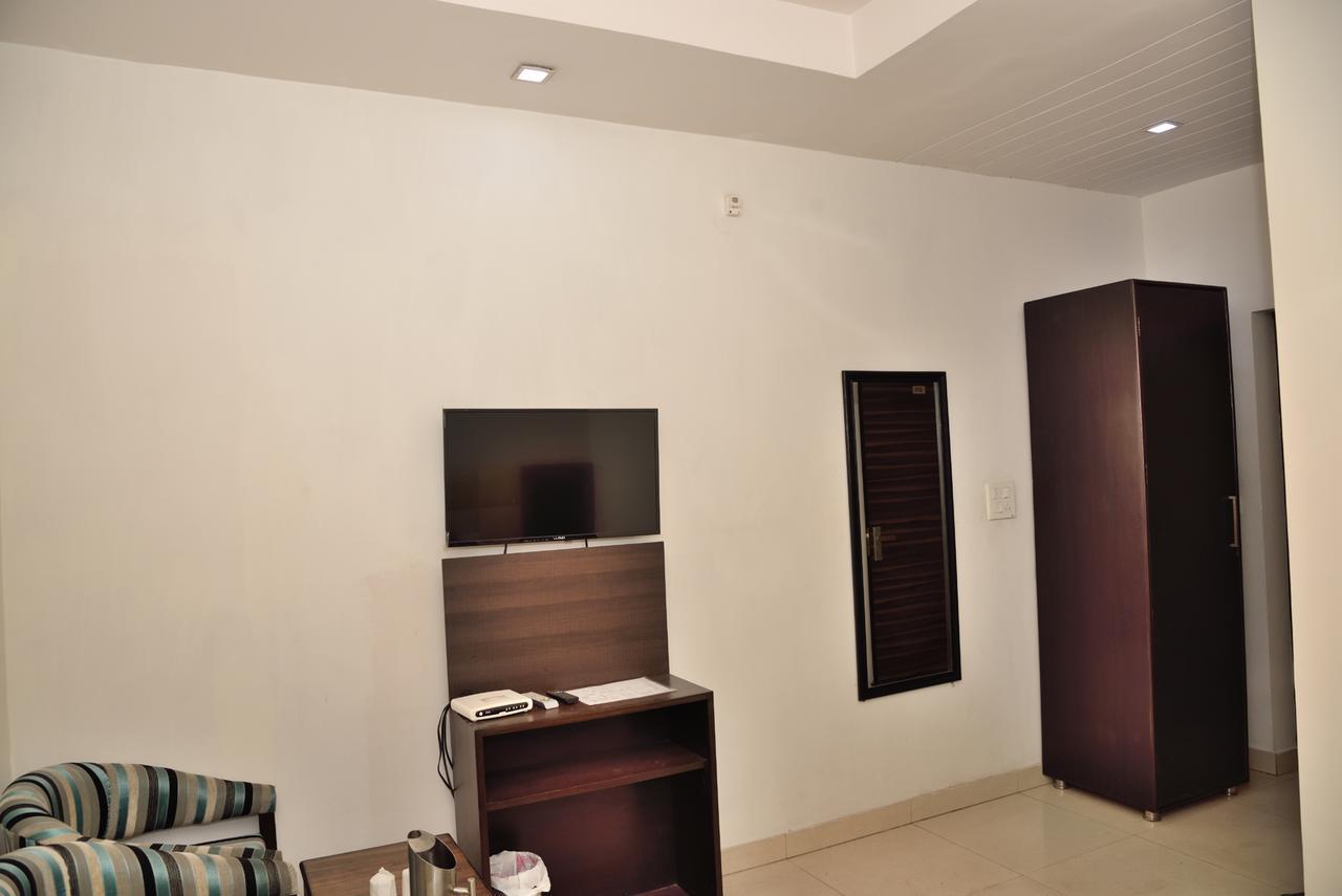 Jk 129 Rc Regency -nr. Golden Temple. Hotel Amritsar