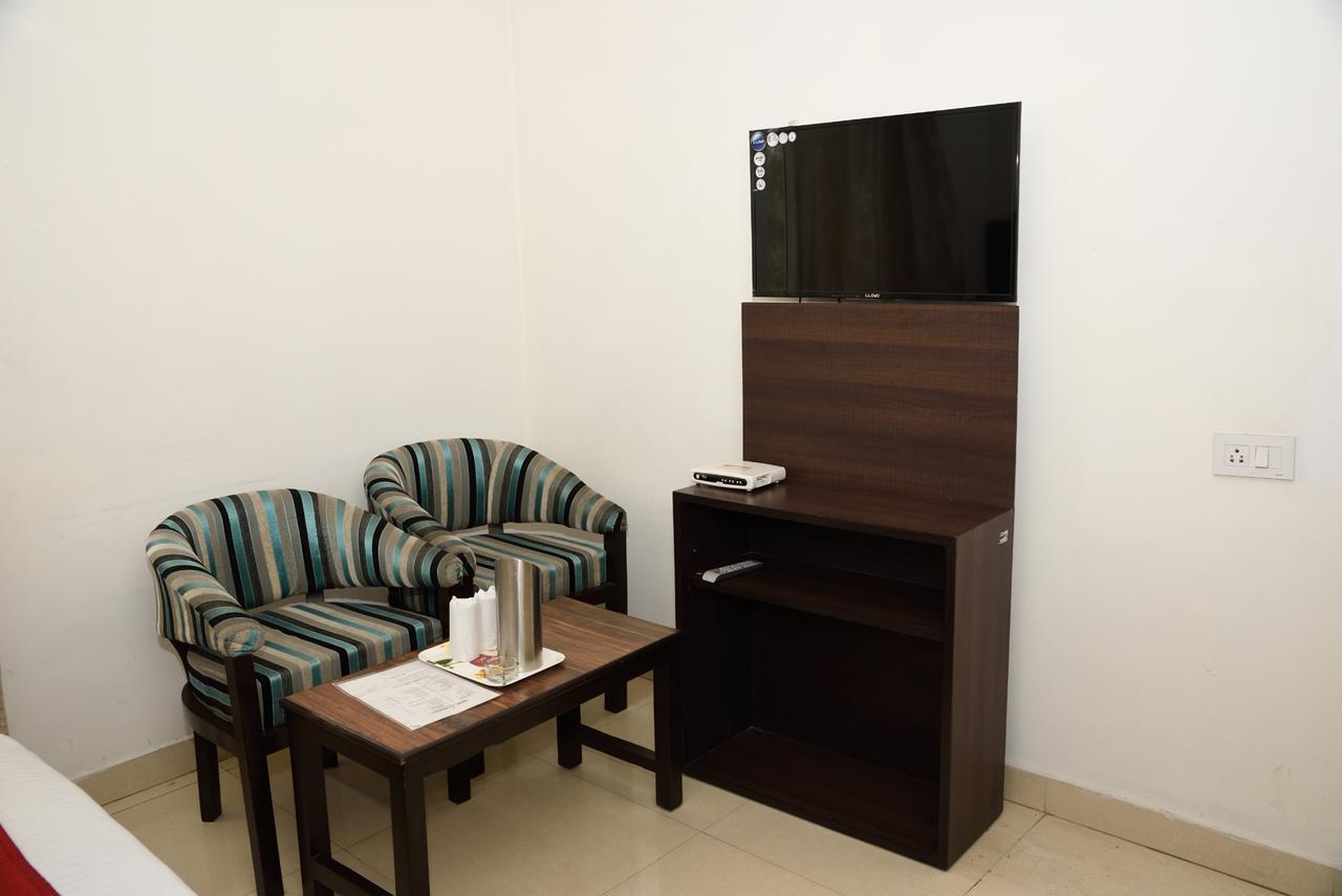 Hotel Jk 129 Rc Regency -nr. Golden Temple. 3*