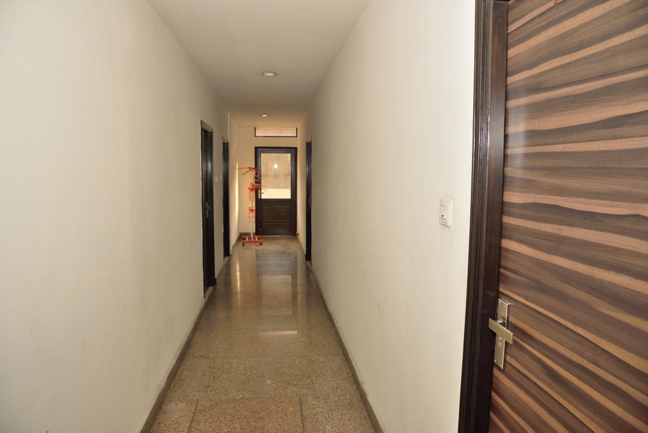 Hotel Jk 129 Rc Regency -nr. Golden Temple.