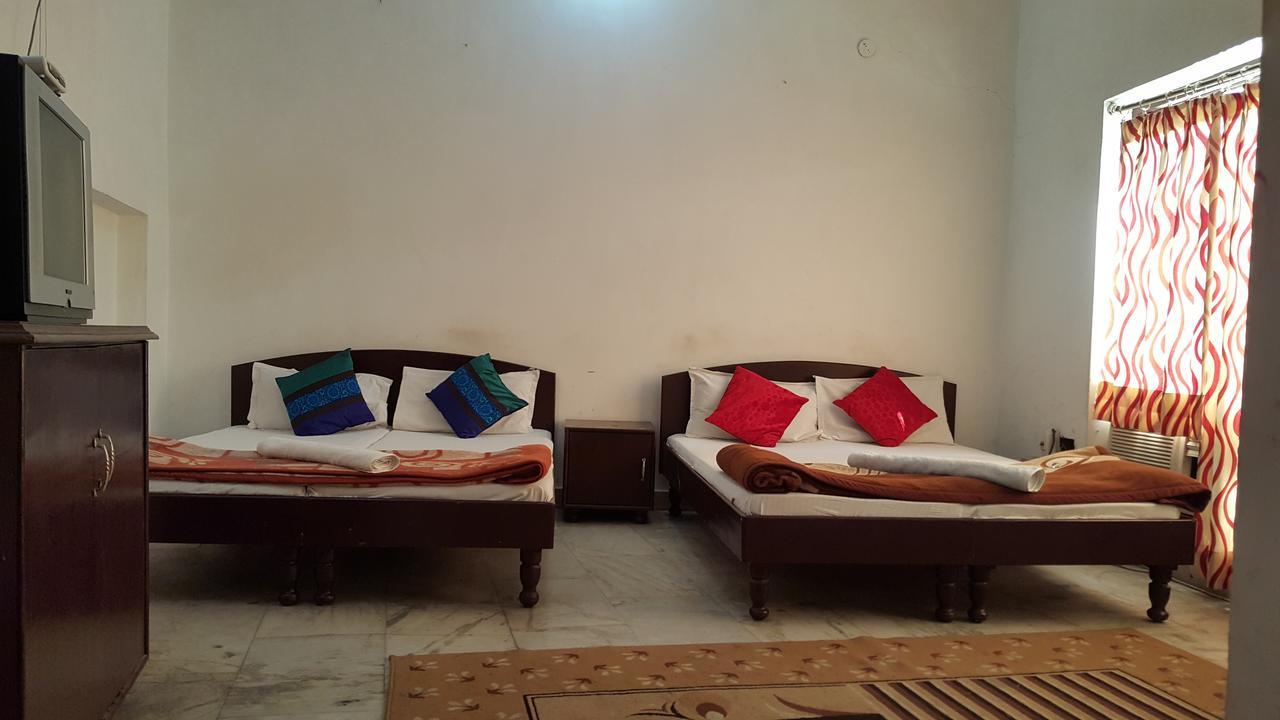 Ramneek Hotel