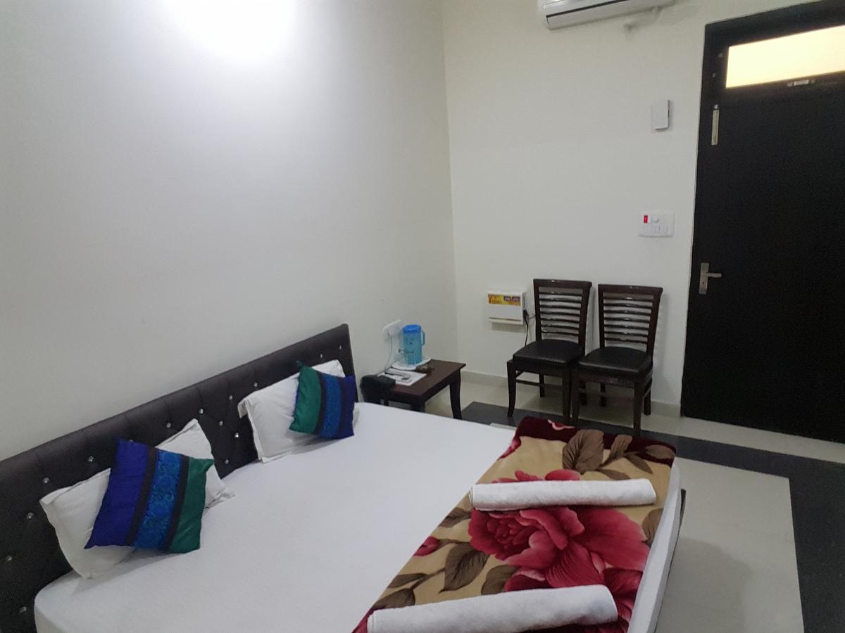 Ramneek Hotel