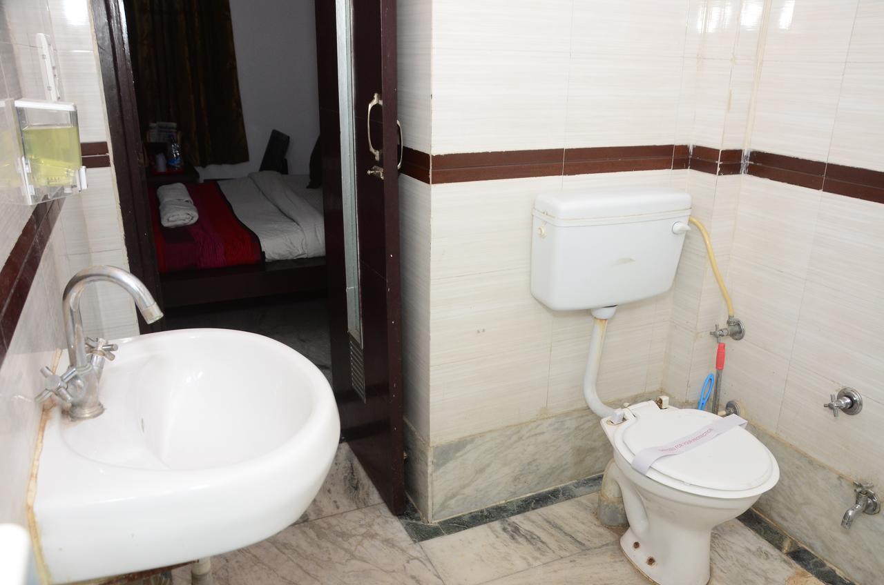Gurjeet Guest House 50Mtr From Golden Temple 3*