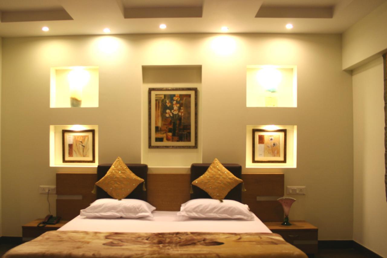 Hotel Elm Tree 3*