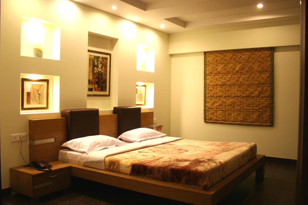 Hotel Elm Tree 3*
