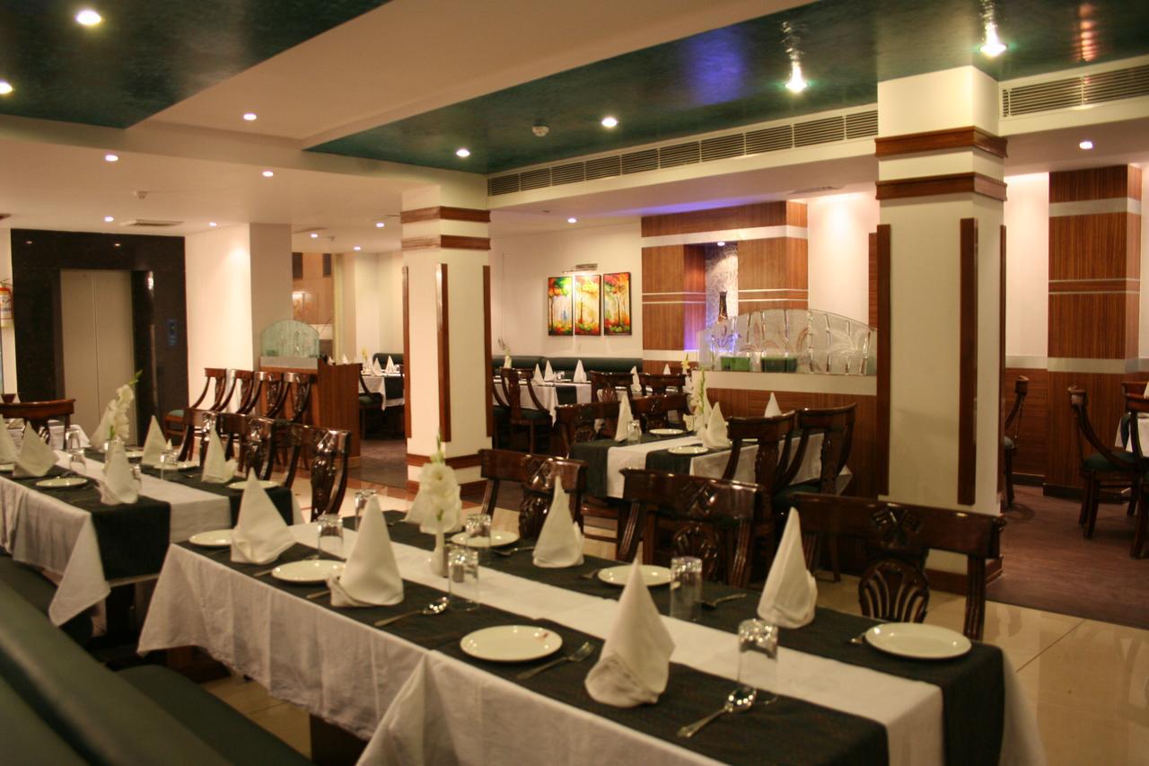 Elm Tree Hotel 3*