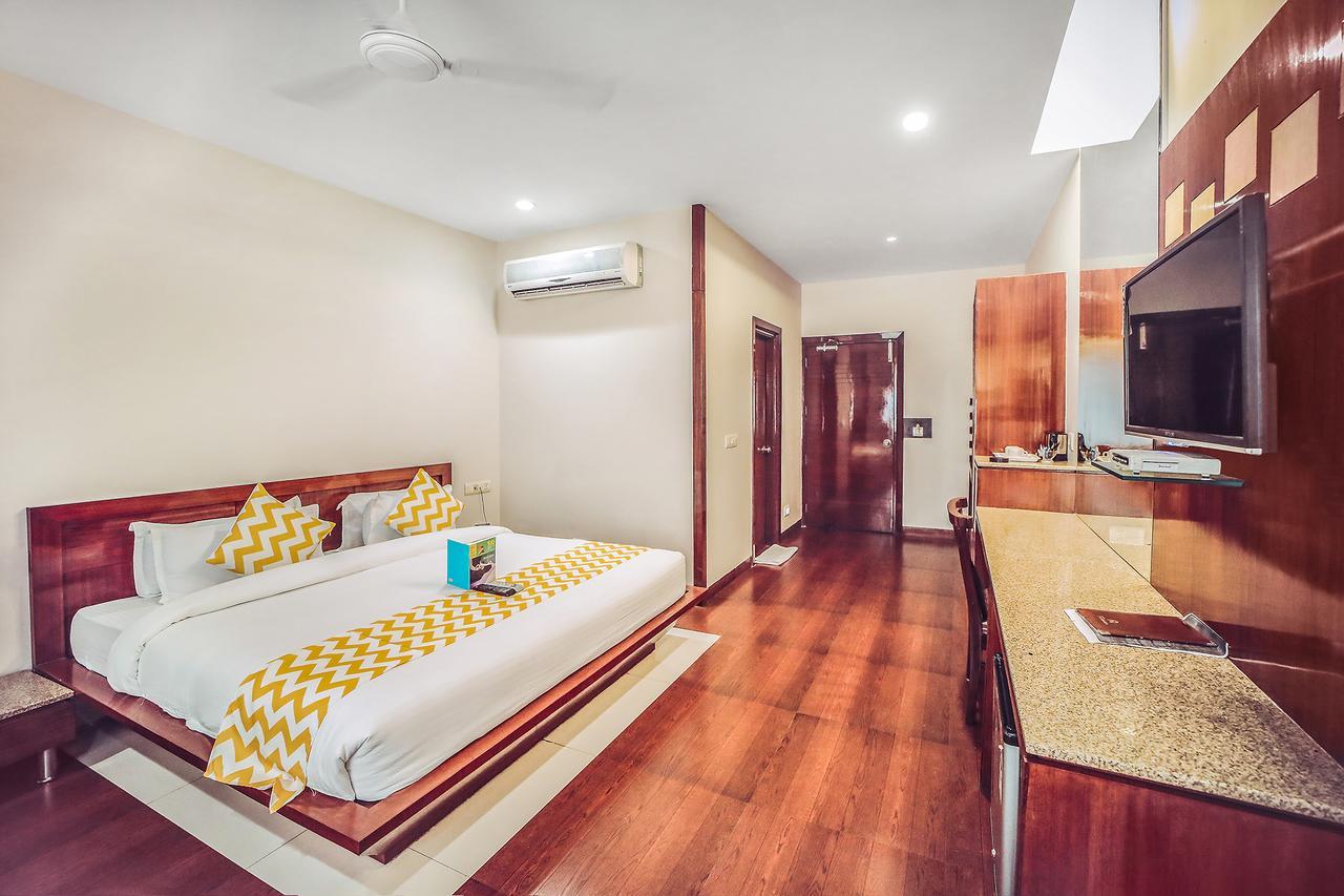 Hotel Fabhotel Basera