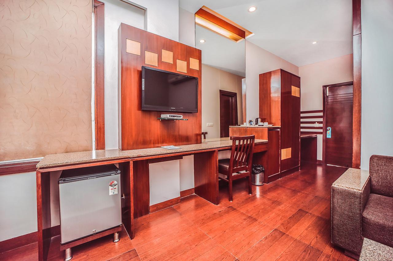 Hotel Fabhotel Basera