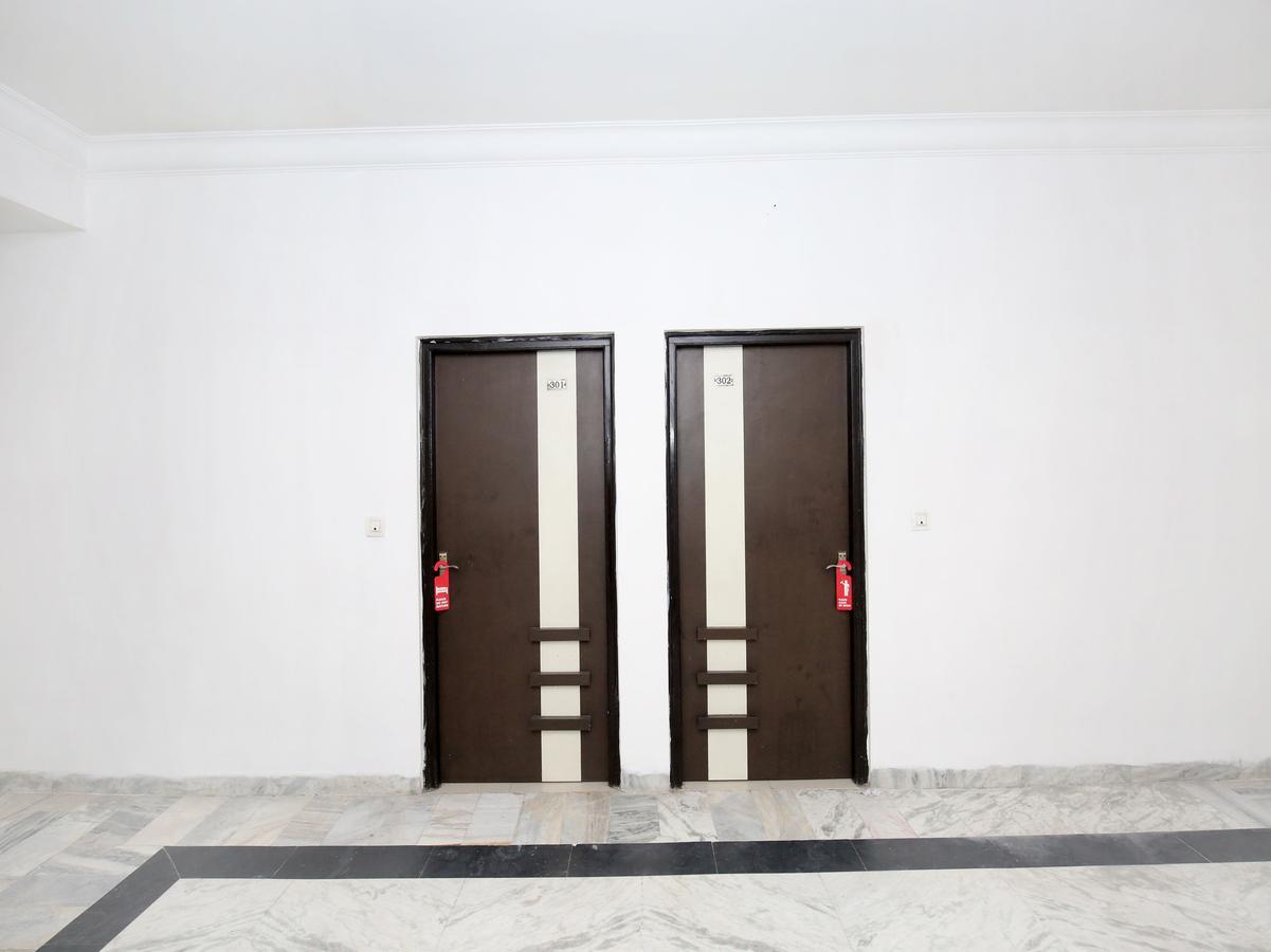 Inn Oyo 12972 Krishna Castle 2*