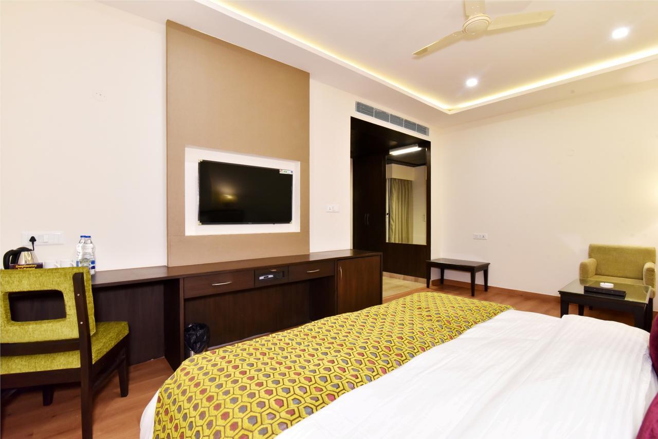 Shiraz Castle Hotel Amritsar
