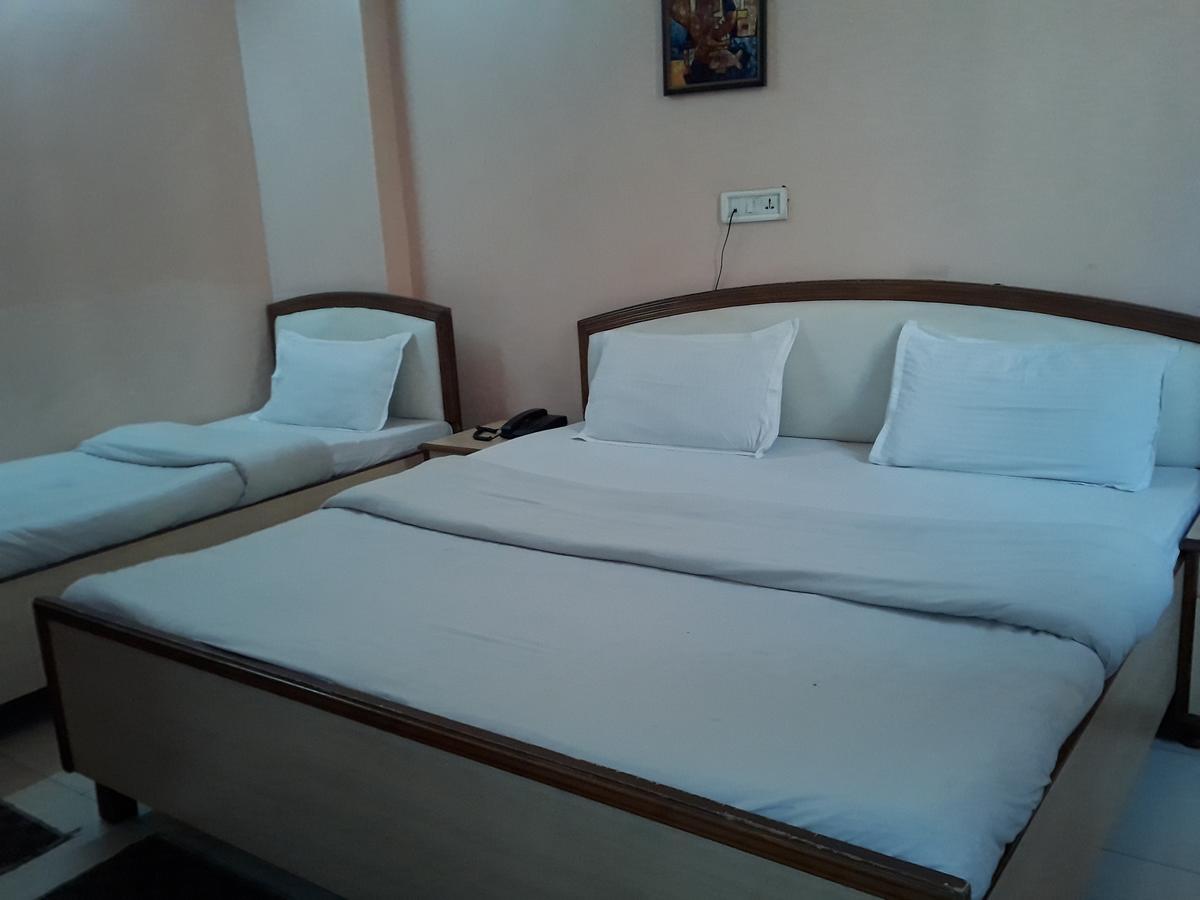 Sitara Niwas Inn *