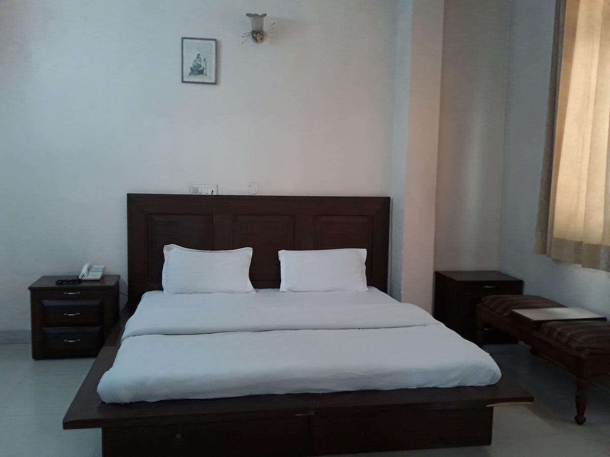Sitara Niwas Inn *
