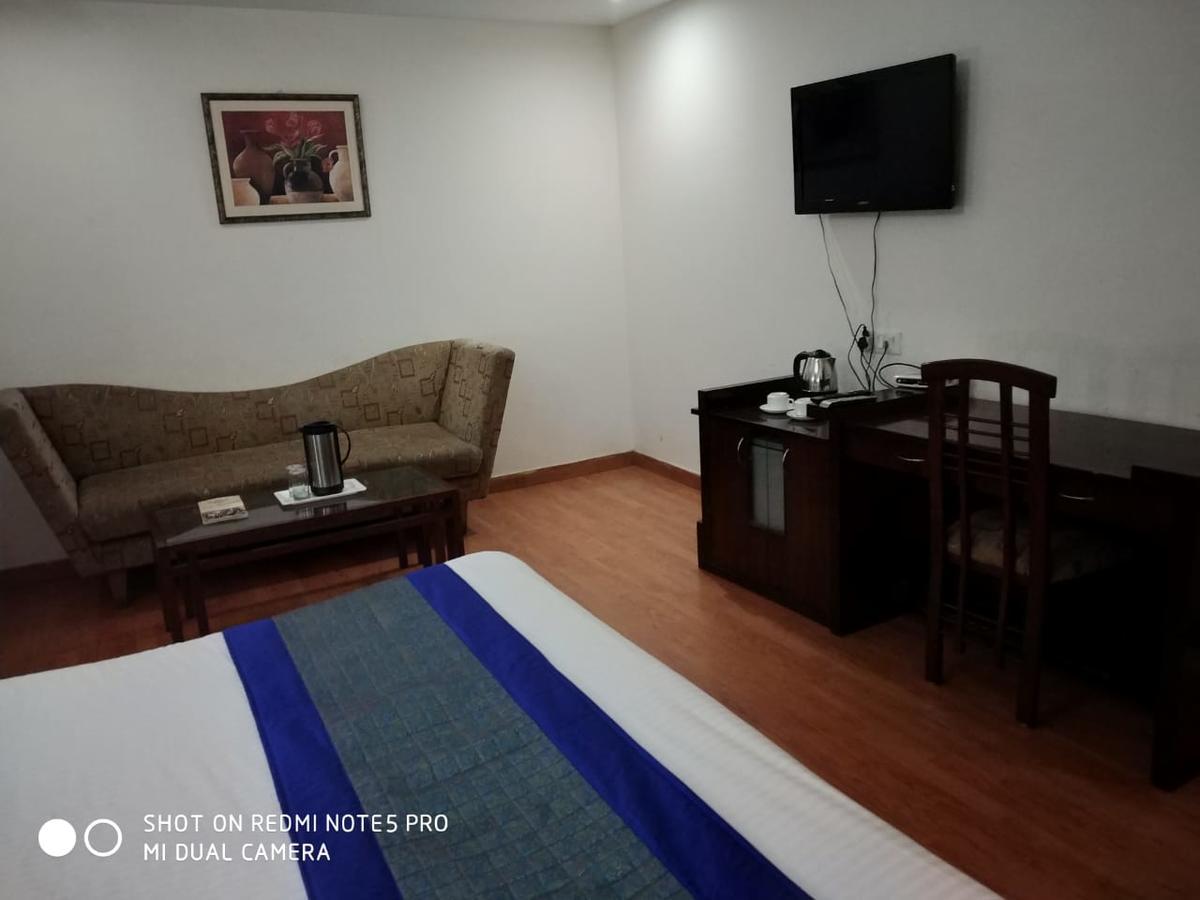 Hotel Elm Tree