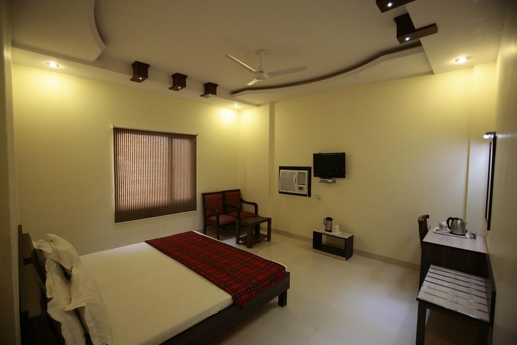 Hotel Sarovar Regency 3*